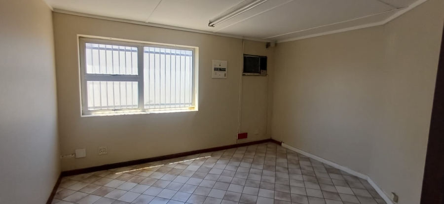 To Let commercial Property for Rent in Klipkop Western Cape